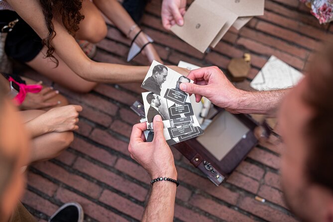 The Goldheist - Private City Escape Game in Barcelona - Passatge Sert brings the group closer together