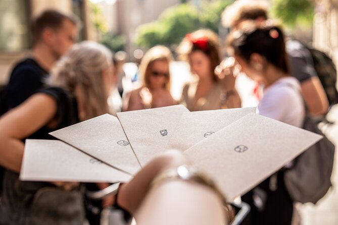 The Goldheist - Private City Escape Game in Barcelona - Passeig del Born starts the walking challenge