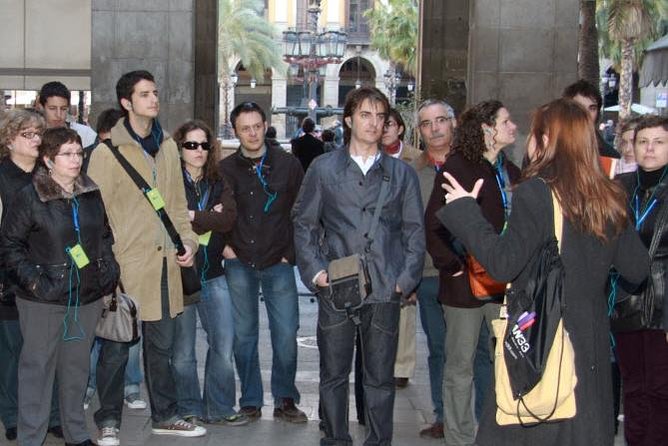 "The Shadow of the Wind" Novel Walking Tour - Papirum and old-fashioned book culture