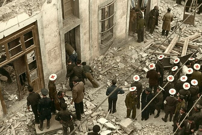 The Spanish Civil War & Franco Barcelona Walking Tour - How the guides shape the experience