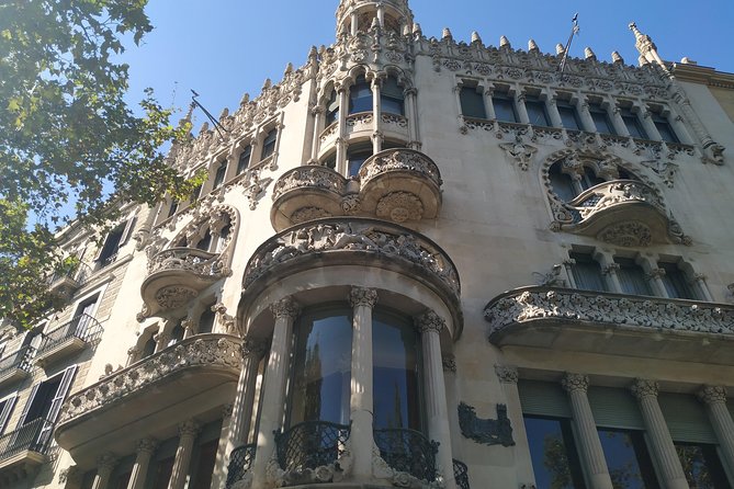 The Story of Gaudi and Modernism Private Walking Tour - Who will get the most from this walk