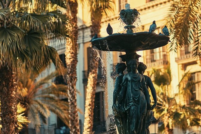 The Ultimate Old Town Tour in Barcelona - Heat, rain, and walking time