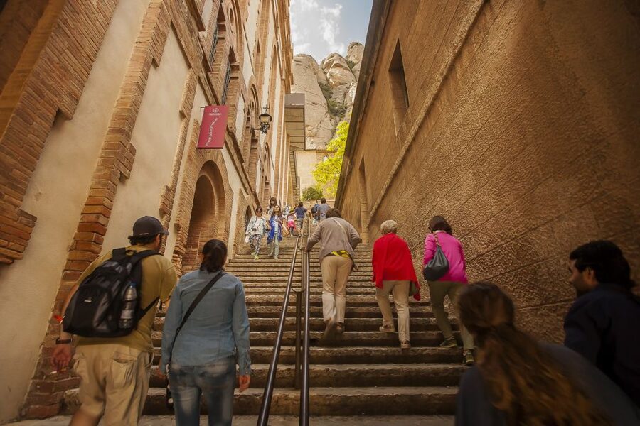 Tot Montserrat: Transport, Museum Tickets, and Lunch - How to plan a full day
