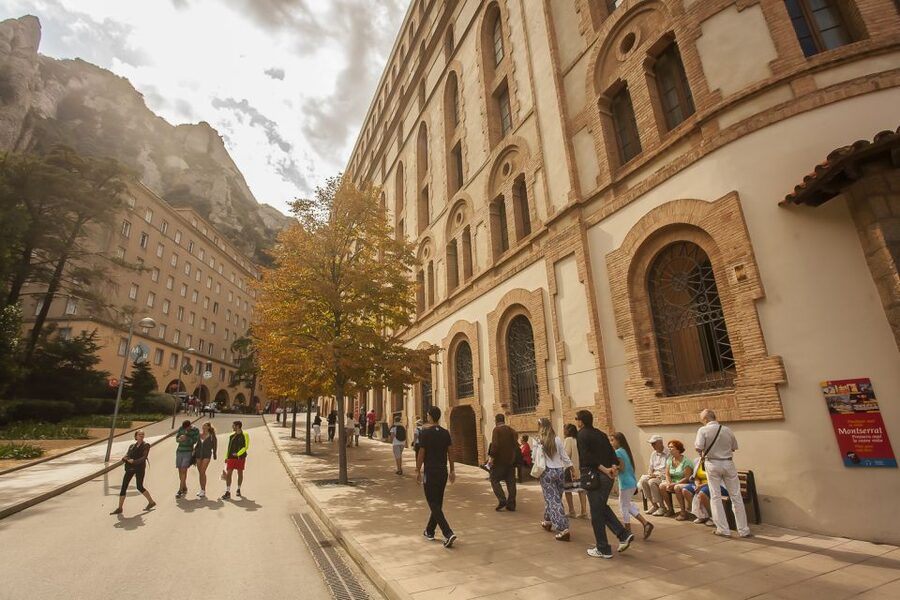 Tot Montserrat: Transport, Museum Tickets, and Lunch - The Catalan lunch