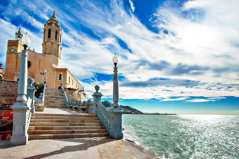 Tour in Sitges ( Bcn): Cultural diversity, tapas and beach - Key points at a glance