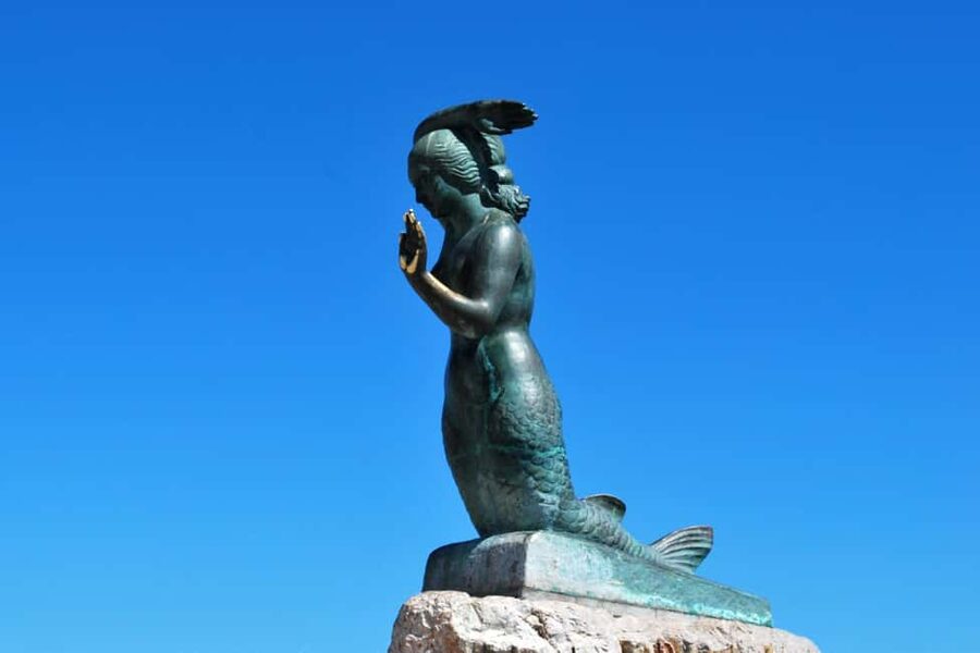 Tour in Sitges ( Bcn): Cultural diversity, tapas and beach - Tapas in a friendly local setting