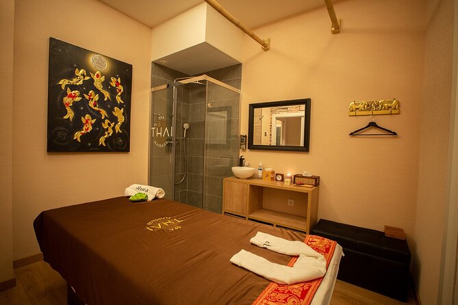 Traditional Thai Massage 60 min at THAI MASSAGE ALURA - Oils, showers, and the small details that matter