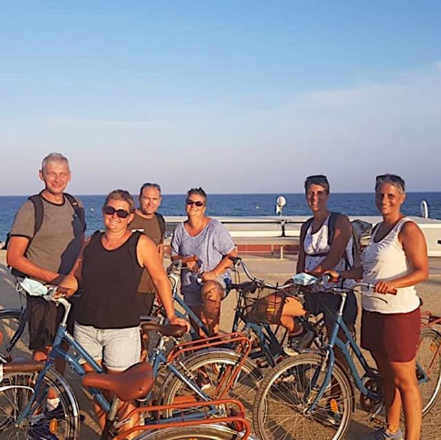 Unusual Barcelona Bike Tour in French - History, politics, and daily life from a French guide