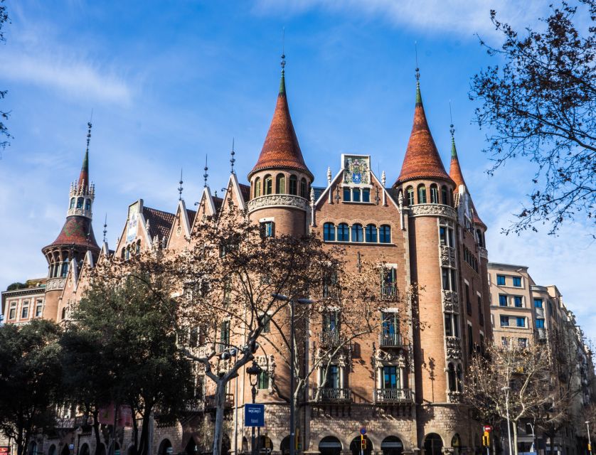 Welcome to Barcelona: Private Tour with a Local - Why this works best on your first day