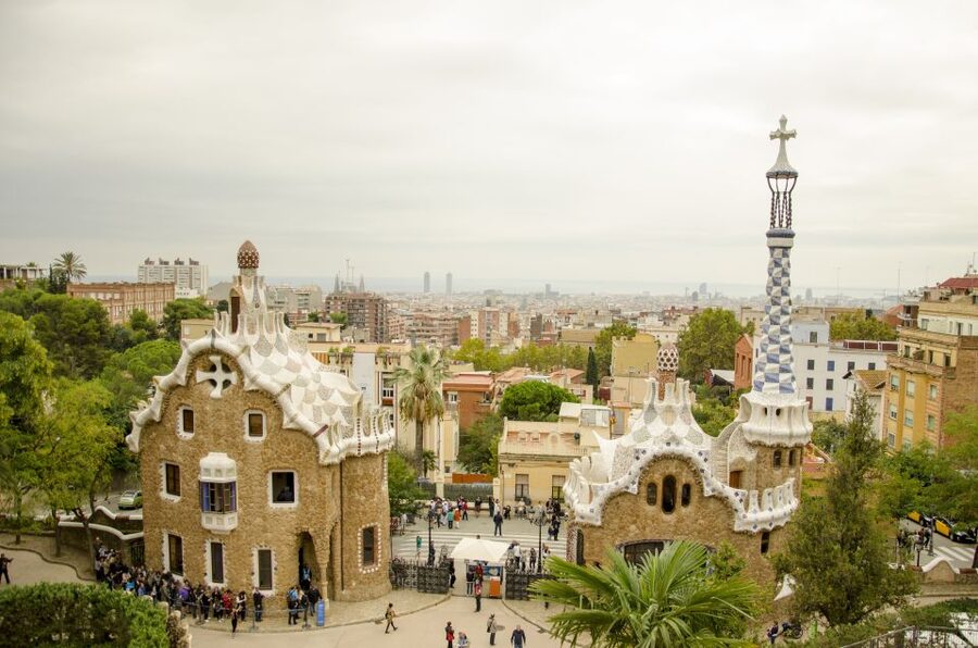 Welcome to Barcelona: Private Tour with a Local - Guides who adjust to your pace