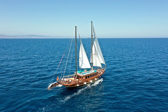 Wooden Boat Sailing with Tapa and Welcome Drink - Price and value at $22.64
